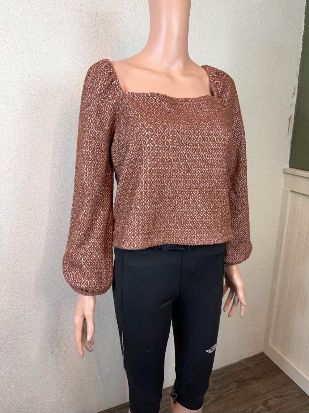 Madewell Jacquard Puff-Sleeve Crop Top in Dark Merlot sz Medium Knit Square-Neck - Picture 7 of 12